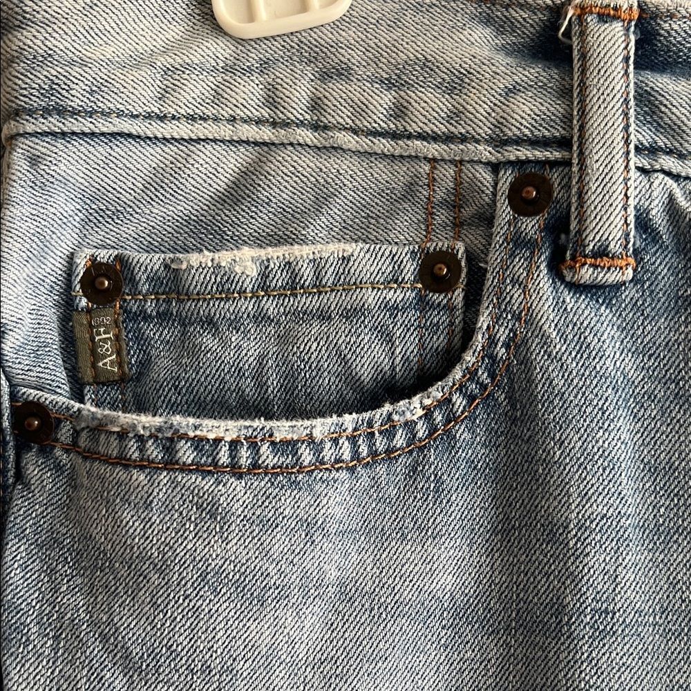 Abercrombie and Fitch Men's Light Blue Jeans in Size W31 L30 - Picture 4 of 15